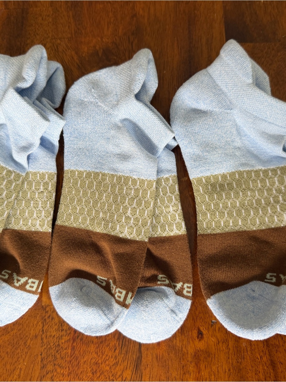 Bombas ankle socks sz large